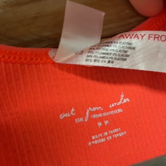 Out From Under size Medium Vibrant Orange Sleeveless V-neck Ribbed Crop Top - Picture 5 of 7